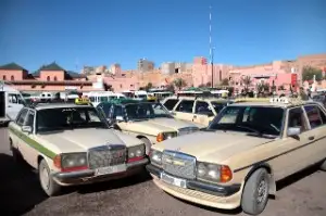 Grand Taxi Mercedes in northern Morocco